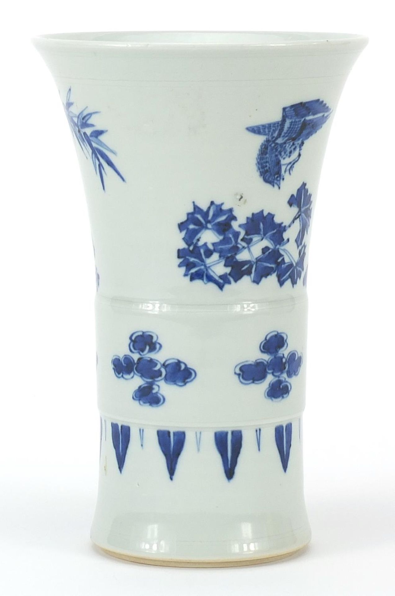 Chinese blue and white porcelain Gu beaker vase, hand painted with birds amongst foliage, 20.5cm - Bild 2 aus 3
