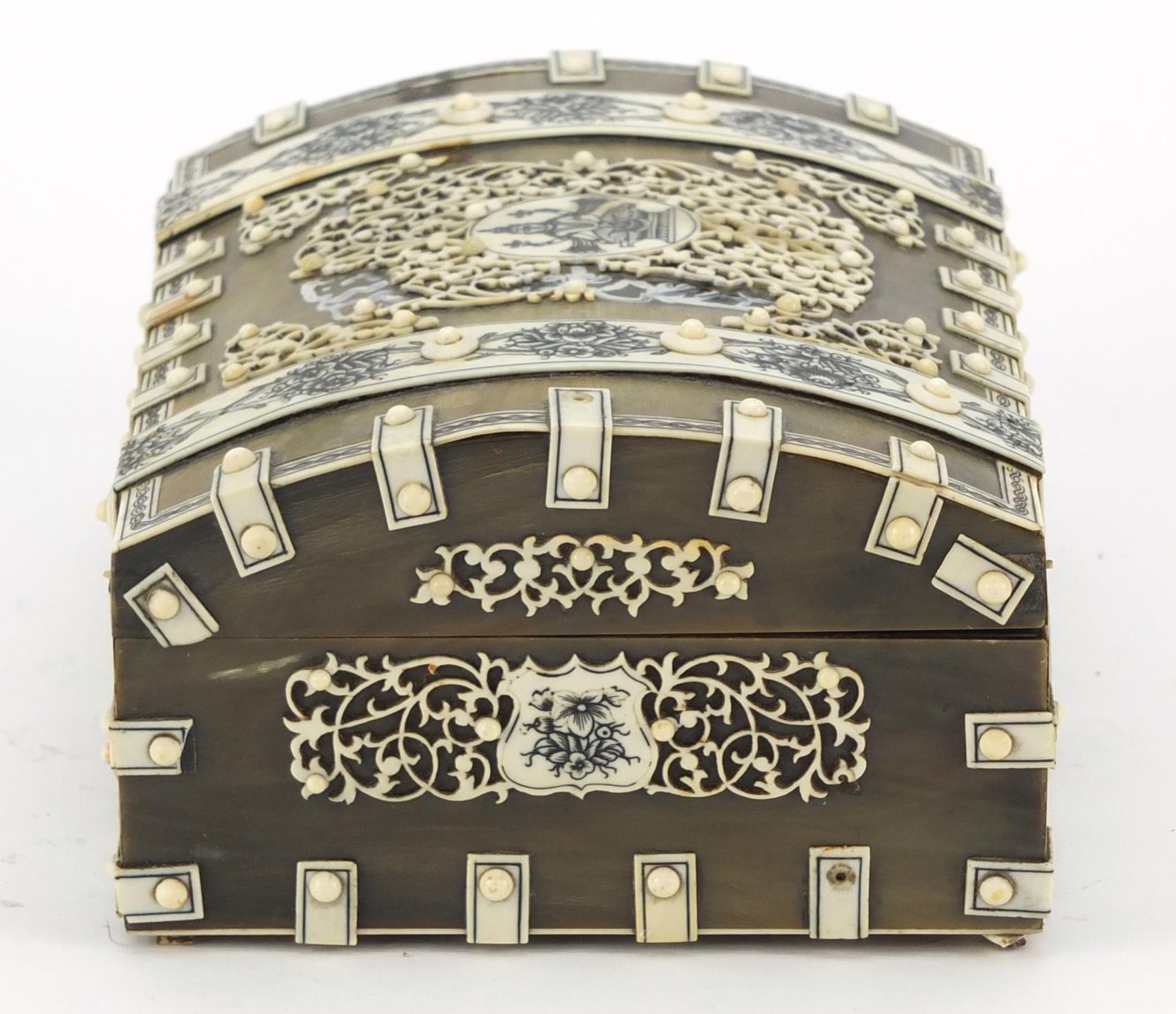 Anglo Indian horn, sandalwood and ivory dome topped casket on paw feet, the ivory penwork panels - Image 5 of 9