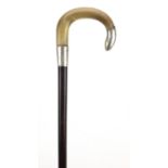 Ebonised walking stick with horn handle and silver mounts, London 1922, 91cm in length