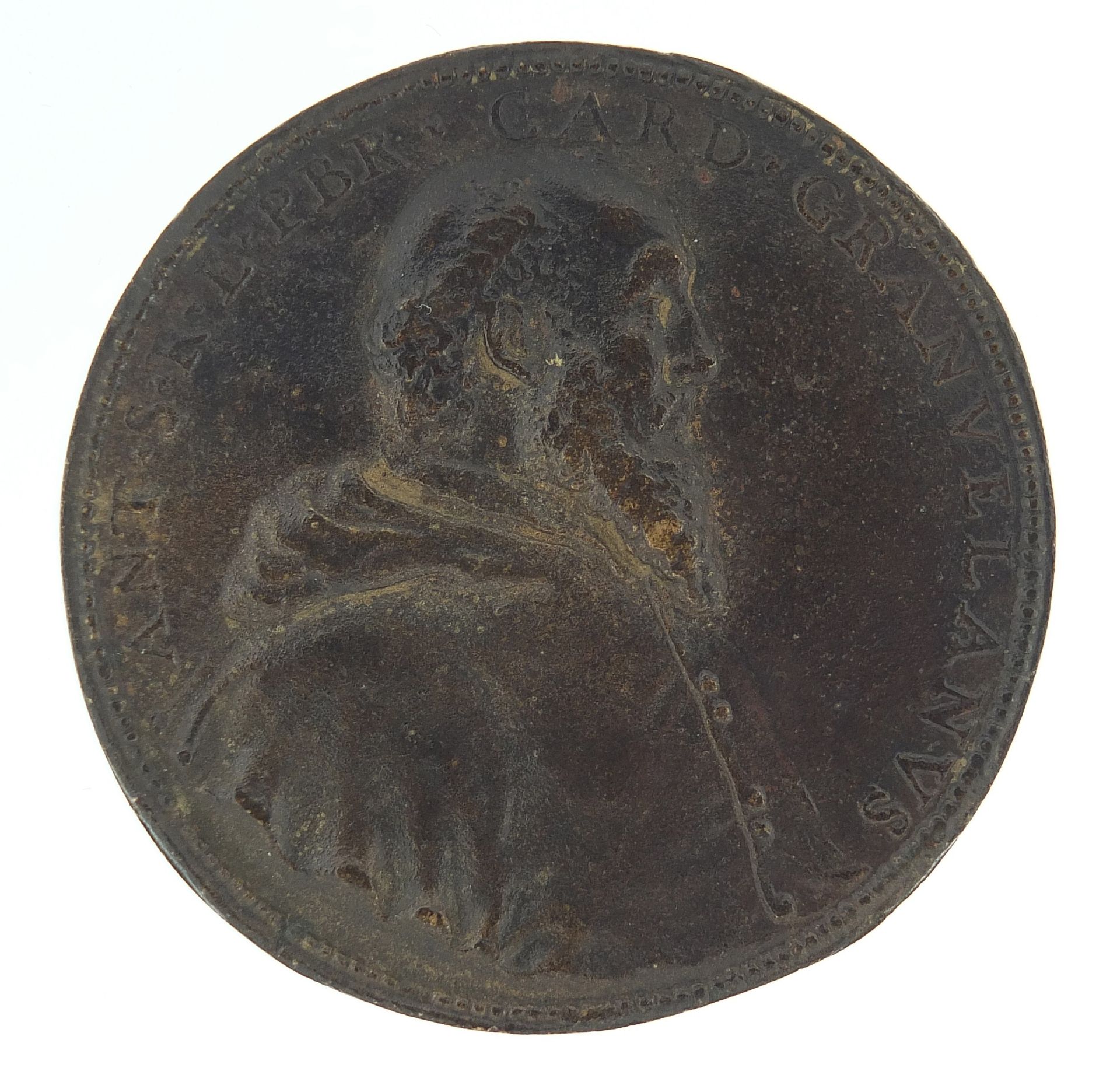 Antique bronze medallion with bust of Cardinal Antonio Perrenot de Granvela, 7.5cm in diameter - Image 2 of 2