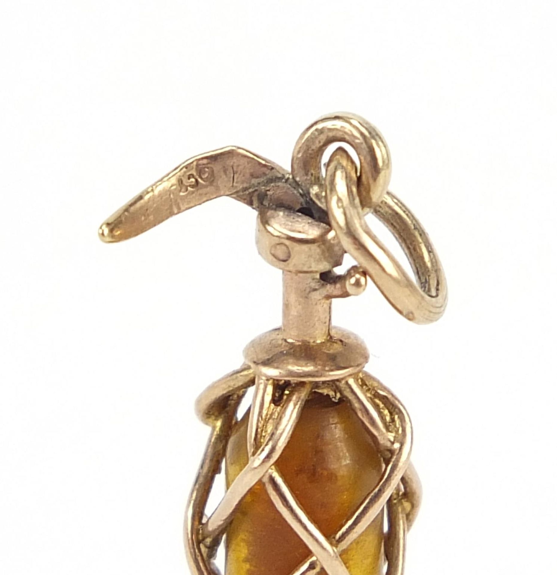 9ct gold soda syphon charm, 2.6cm high, 1.6g - Image 7 of 8