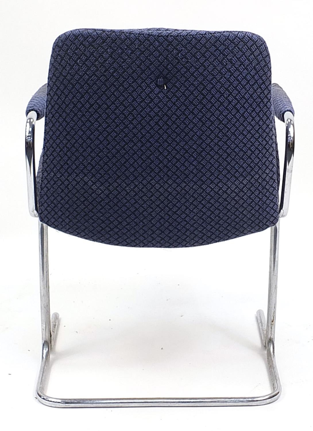 Vintage industrial design chromed chair with blue upholstery, 82cm high - Image 3 of 3