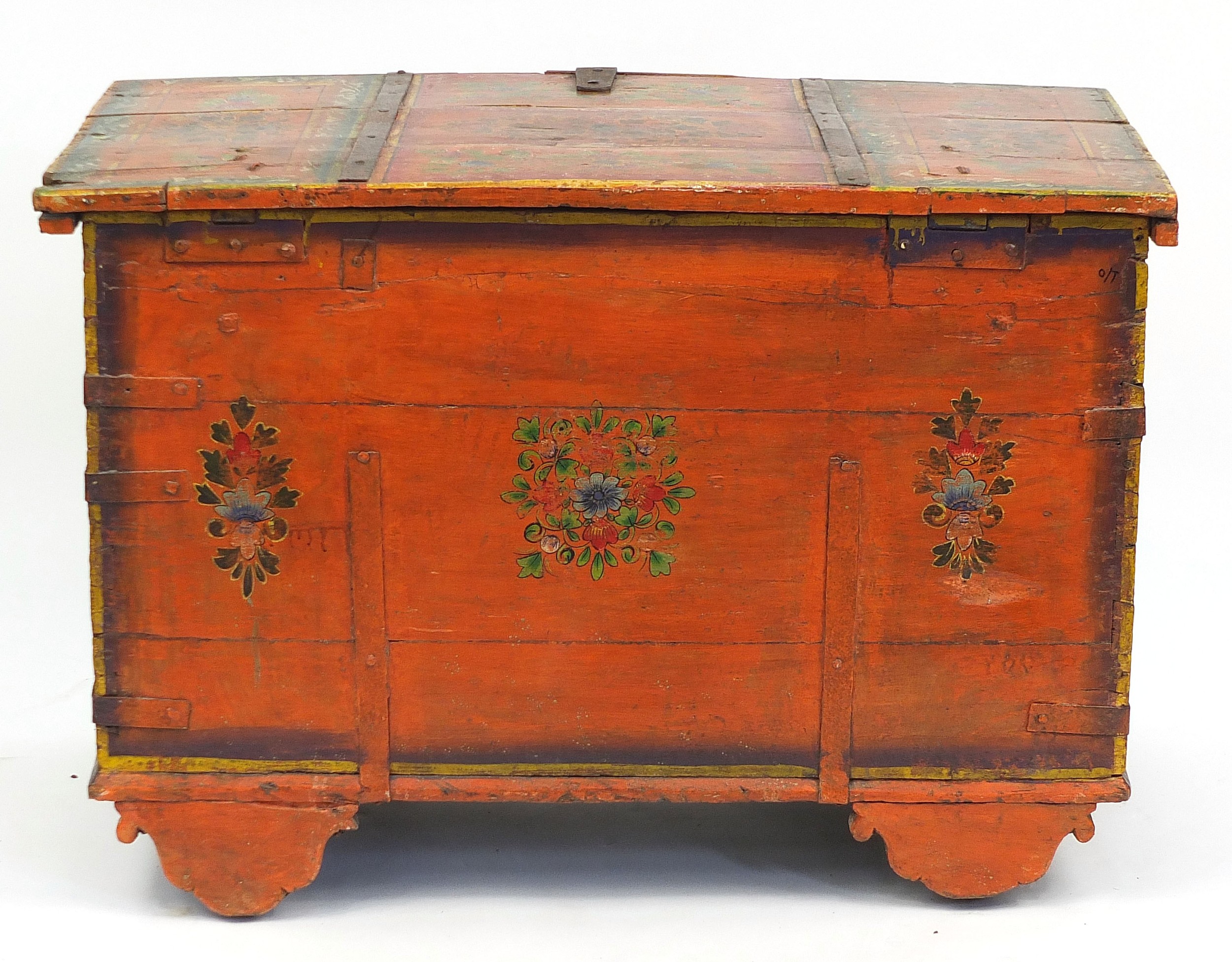 Indian metal bound chest hand painted with flowers, 66cm H x 96cm W x 54cm D - Image 6 of 6