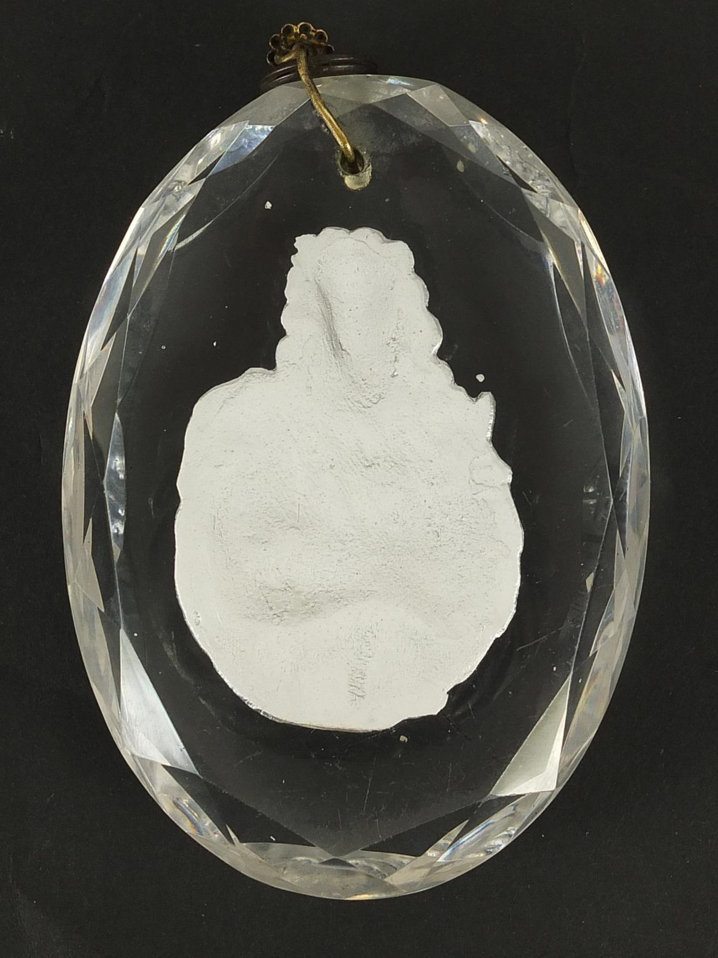 19th century crystal and plaster pendant of Christ, 11.5cm x 8cm - Image 2 of 2
