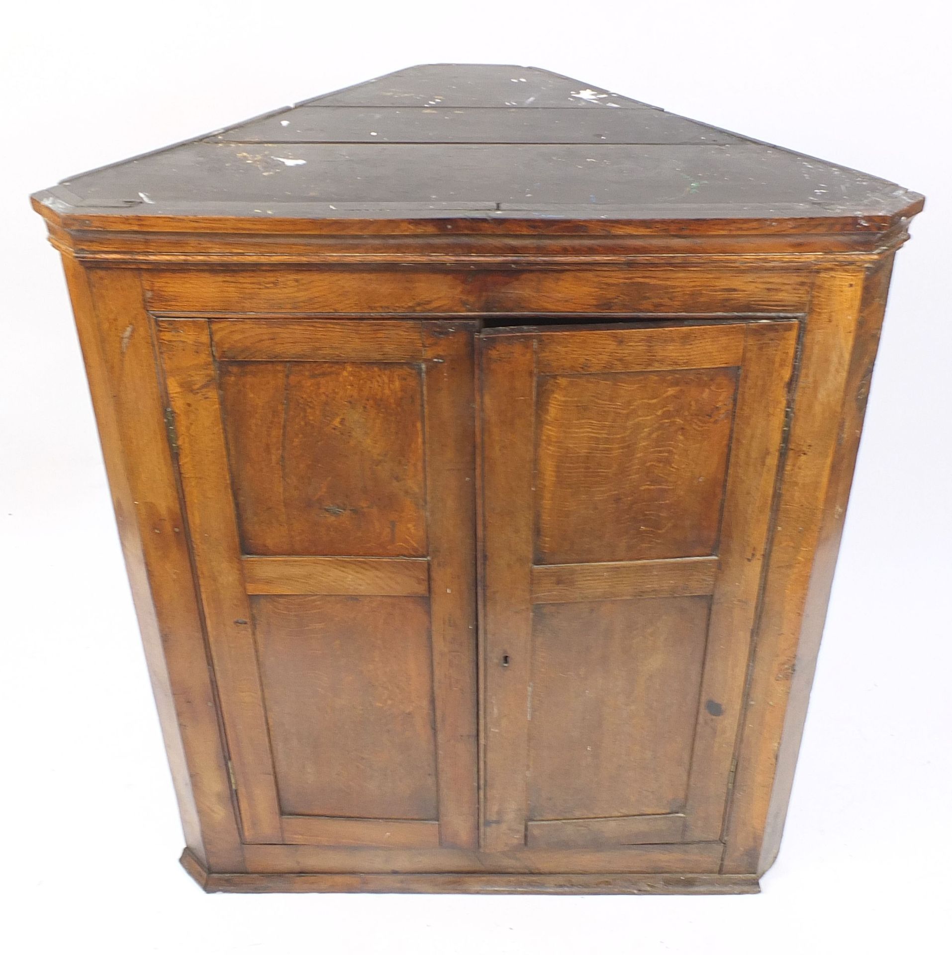 Large antique oak corner cupboard, 122cm H x 104cm W x 64cm D - Image 2 of 3