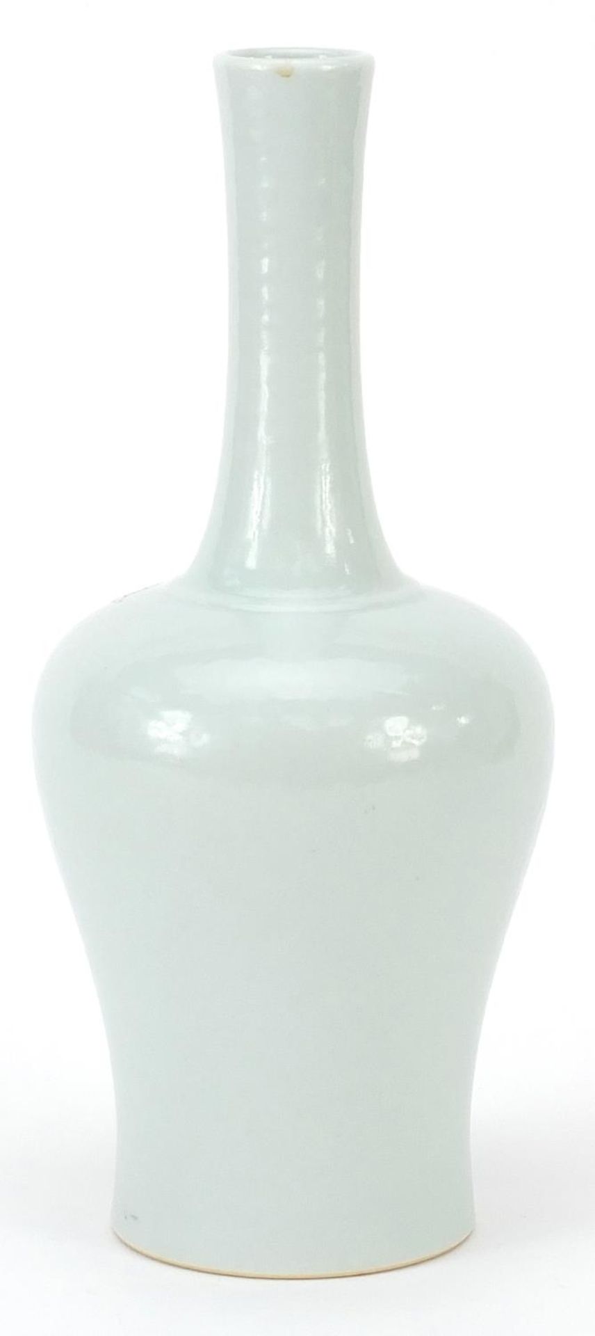 Chinese porcelain vase having a celadon glaze, six figure character marks to the base, 24cm high - Image 2 of 3