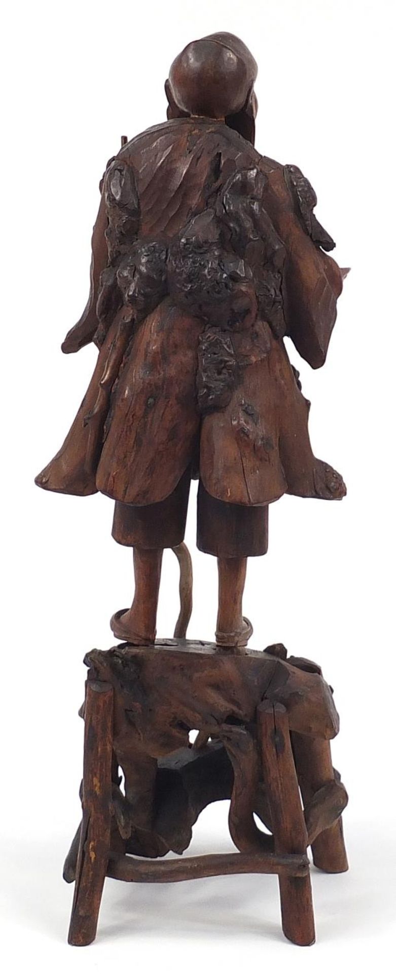 Chinese root wood carving of an elder holding a staff, 51cm high - Image 2 of 3