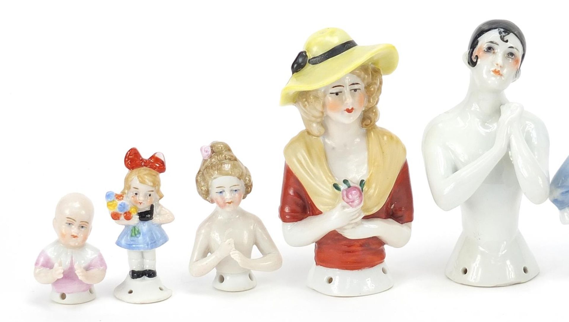 Group of porcelain half pin dolls, the largest 11cm high - Bild 2 aus 5