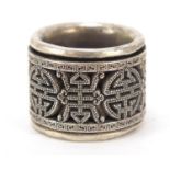 Chinese silver coloured metal archer's ring, 3cm in diameter