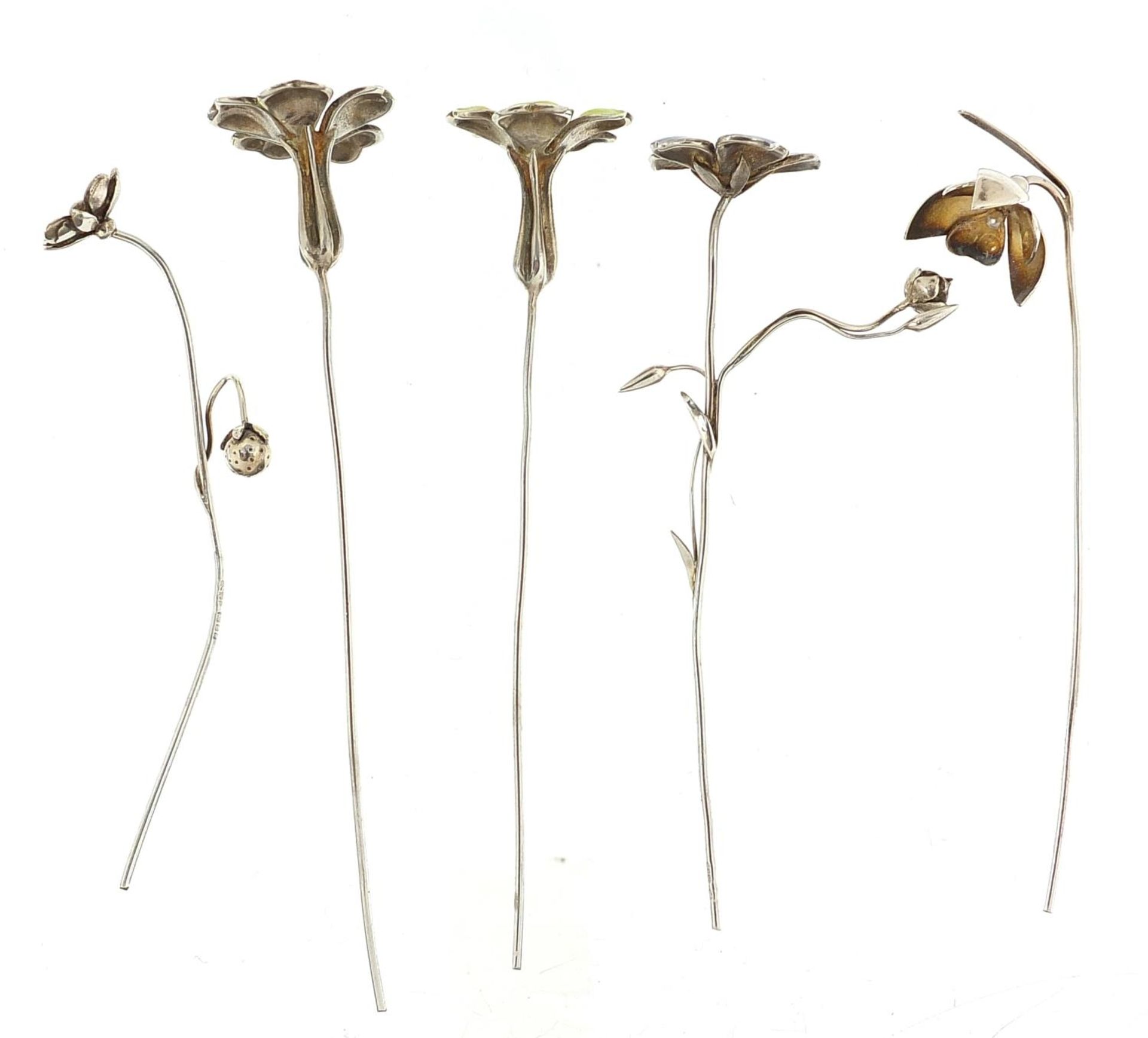 Sarah Jones, five contemporary 1980's silver flowers, four with enamel, various London hallmarks, - Image 2 of 4