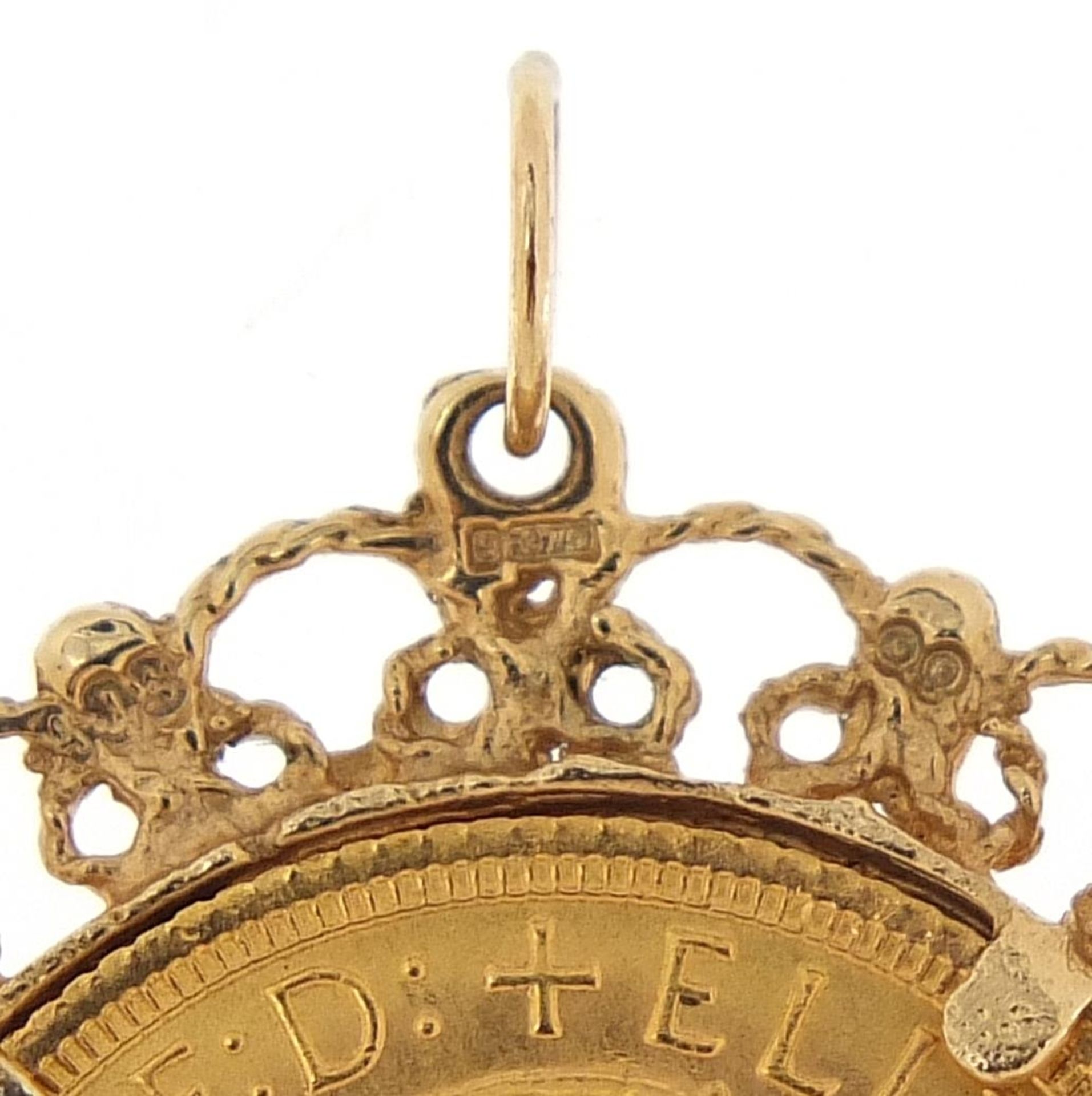 Elizabeth II 1967 gold sovereign with 9ct gold pendant mount, 3.4cm in diameter, 11.4g - Bild 3 aus 3