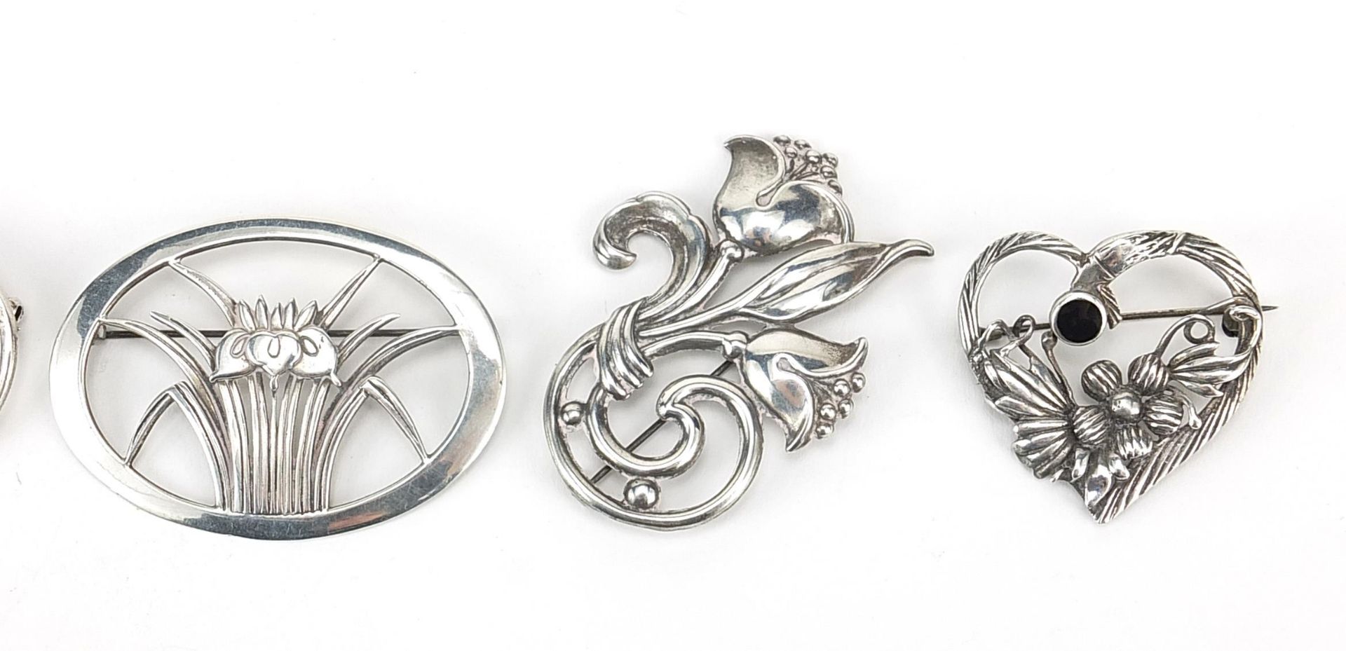 Six Art Nouveau design silver brooches, the largest 5.8cm wide, total 49.8g - Image 3 of 5