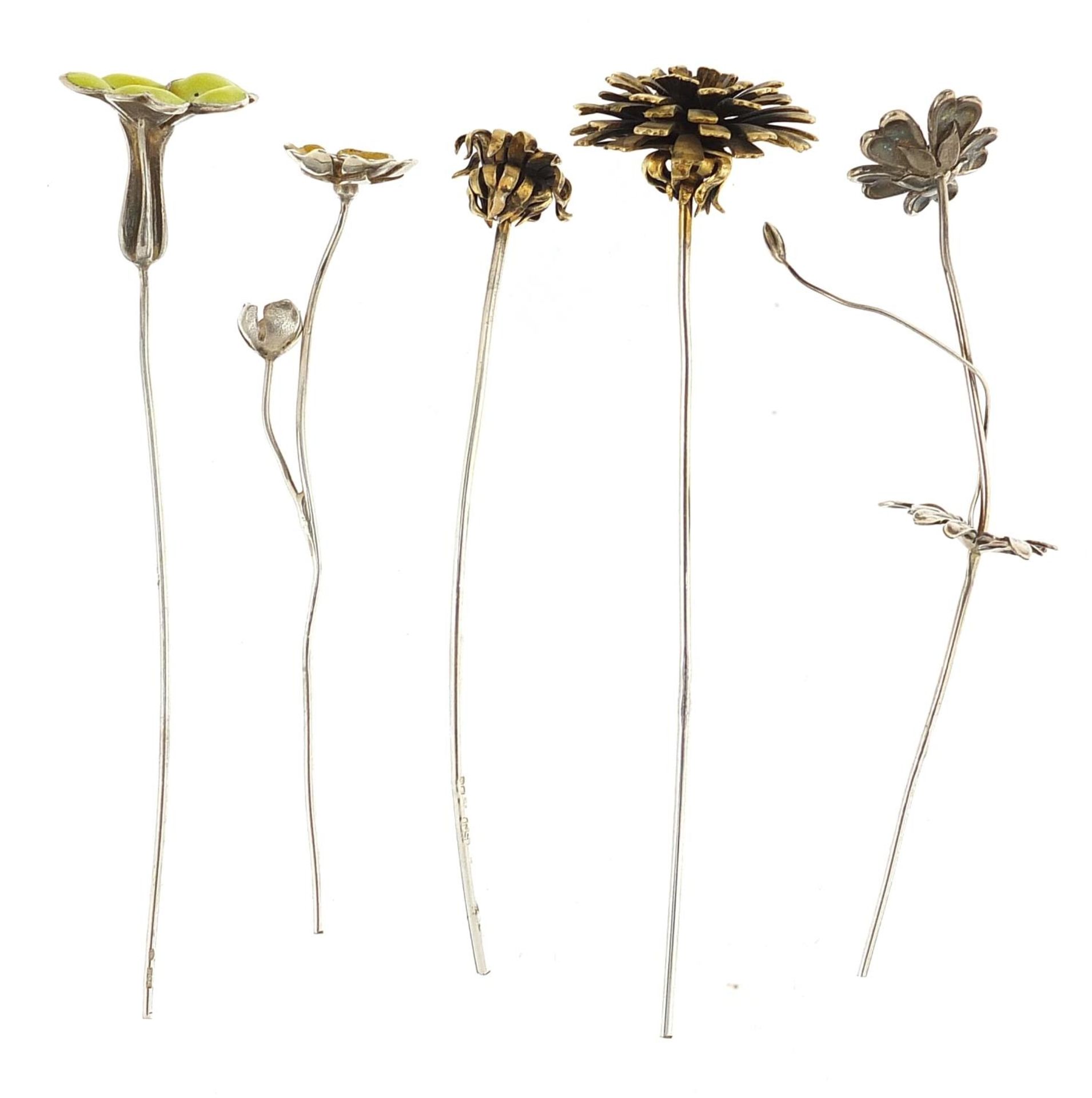 Sarah Jones, five contemporary 1980's silver flowers, three with enamel, various London hallmarks, - Image 3 of 4