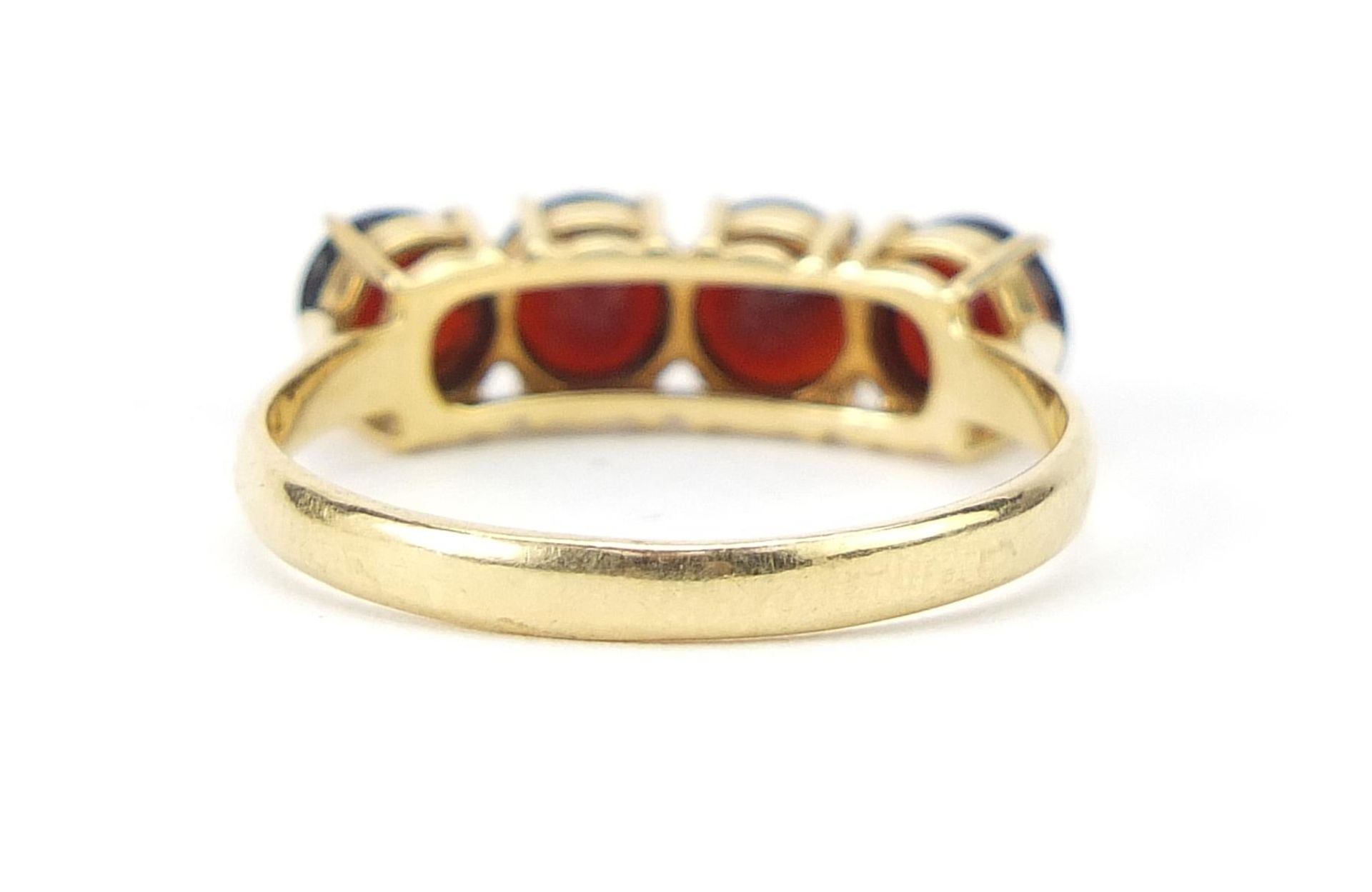 18ct gold garnet four stone ring, size Q, 3.0g - Bild 3 aus 6