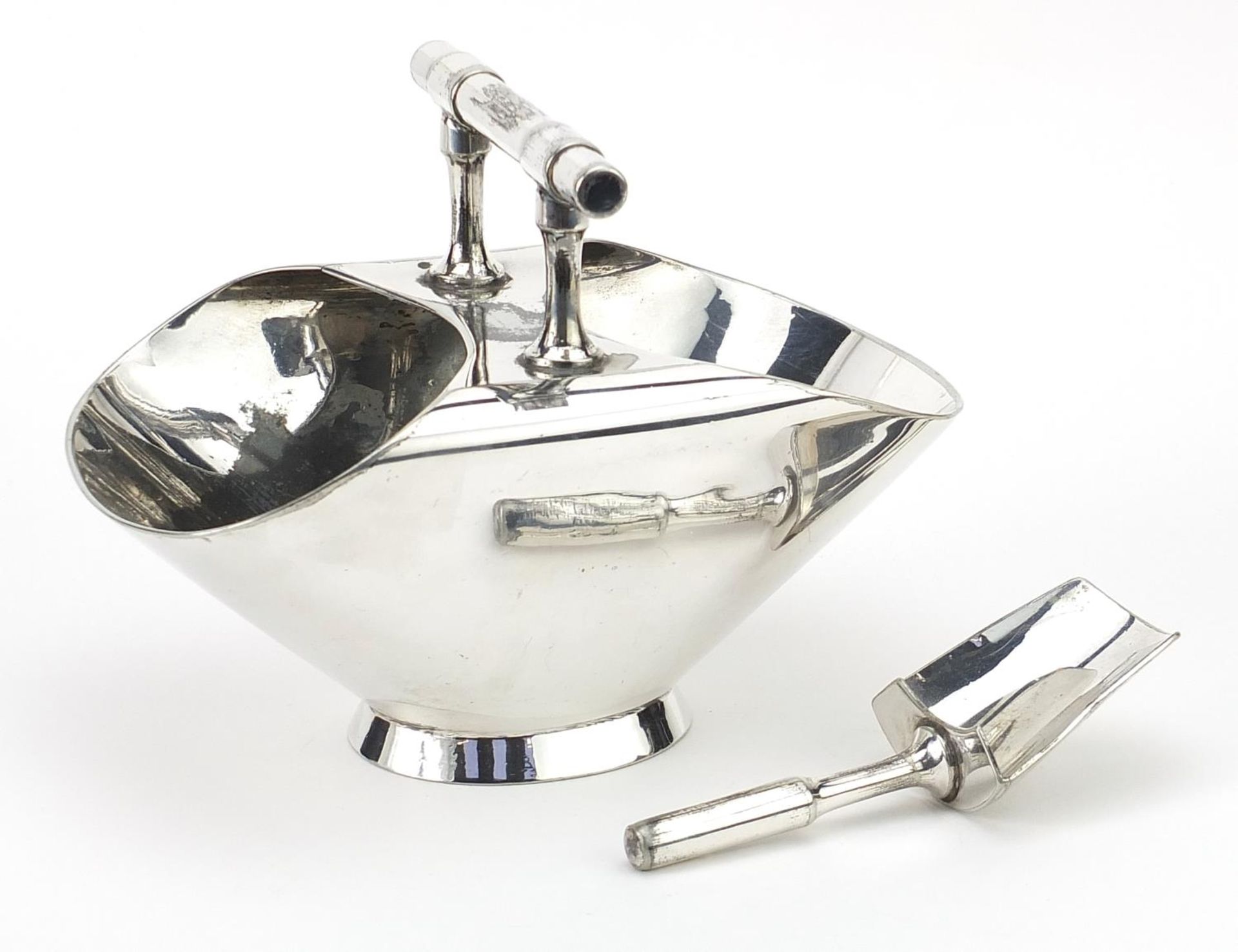 Christopher Dresser for Walker & Hall, silver plated sugar basin and trowel, numbered 998, 12.2cm