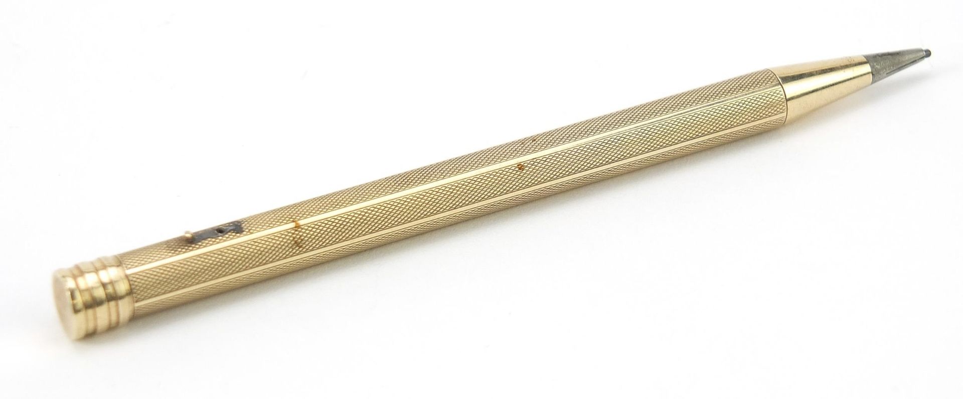 Unmarked gold propelling pencil with engine turned body, 11cm in length, 15.5g - Image 2 of 3