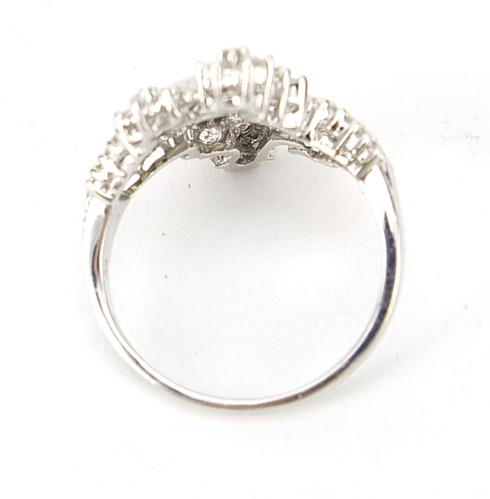 9ct white gold diamond shooting star design ring, size O, 5.0g - Image 4 of 4