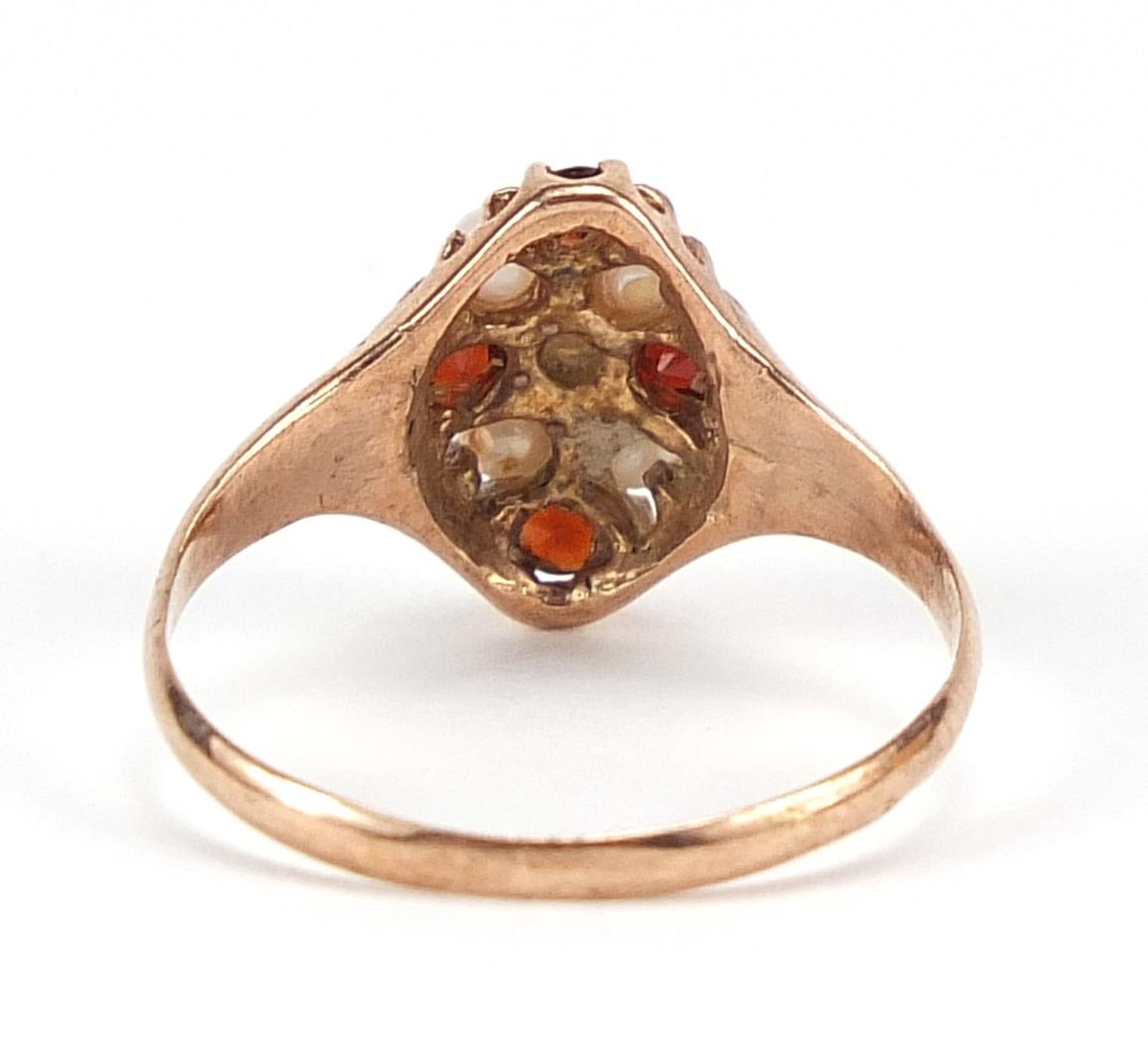 Antique 9ct gold garnet and seed pearl cluster ring, size M, 1.8g - Bild 3 aus 5