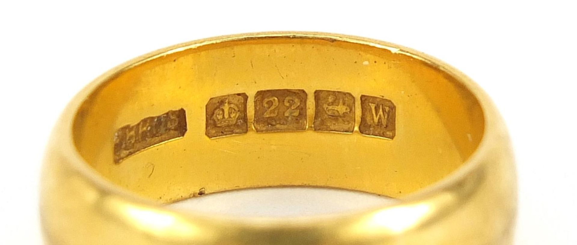 George V 22ct gold wedding band, Birmingham 1921, size N, 9.5g - this lot is sold without buyer?s - Image 5 of 5