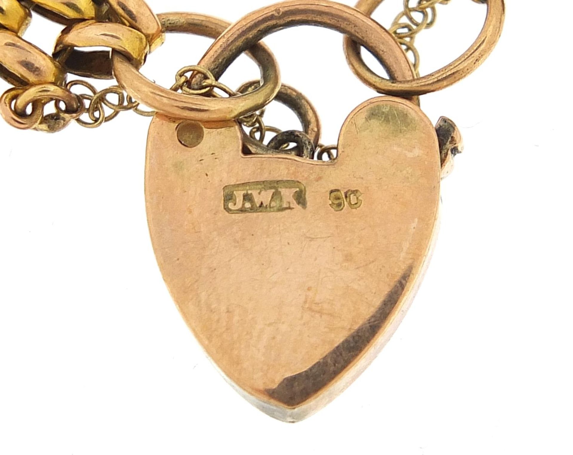9ct gold four row gate link bracelet with love heart padlock, 16cm in length, 17.6g - this lot is - Image 4 of 4