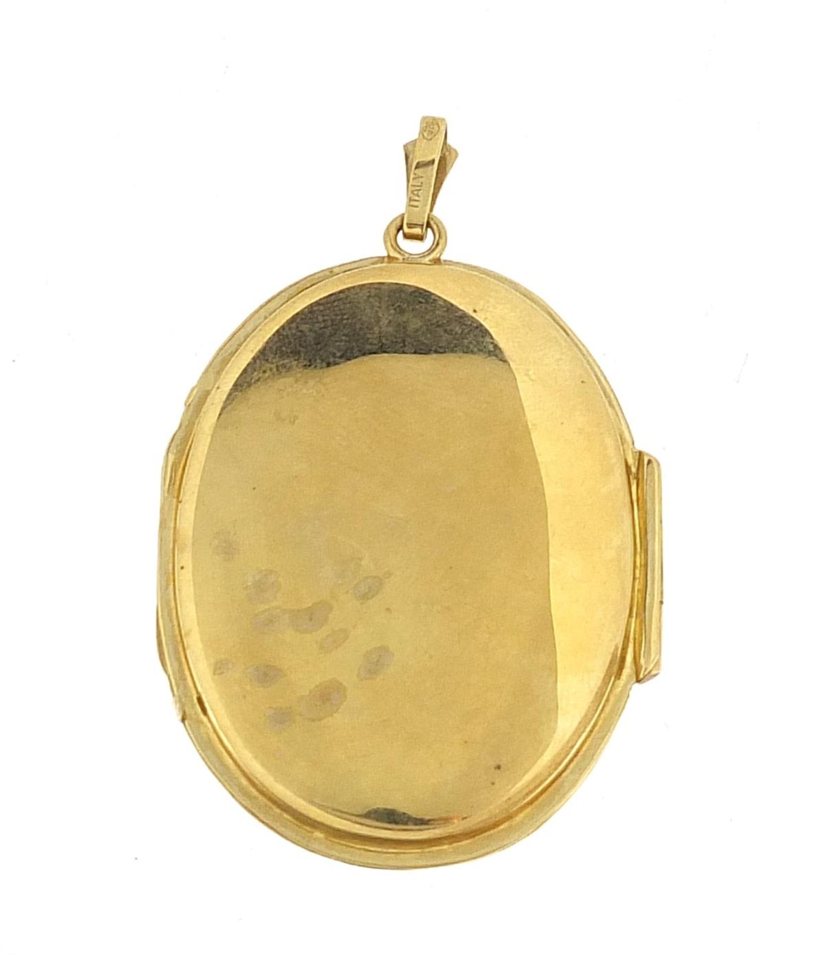 Large 9ct gold oval locket engraved with flowers, 4.2cm high, 12.2g - this lot is sold without - Image 3 of 4