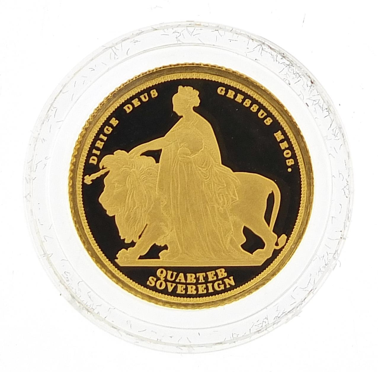 Elizabeth II 2019 commemorative gold quarter sovereign housed in a Hattons of London box - this - Image 2 of 3