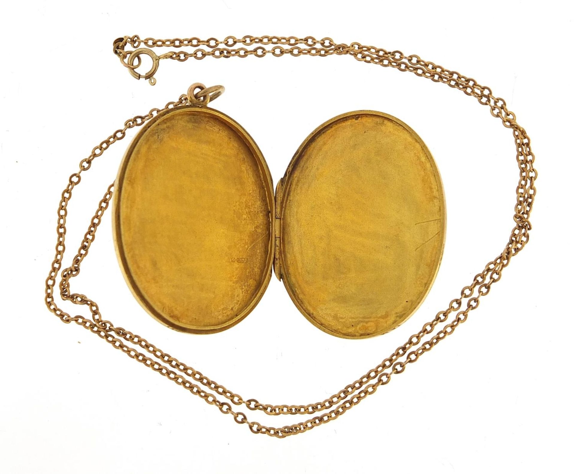 9ct gold oval locket on a 9ct necklace, 3.3cm high and 42cm in length, 8.4g - this lot is sold - Image 3 of 6