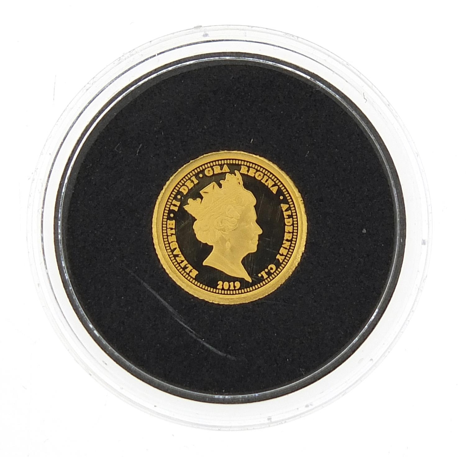 Gold proof 2019 Centenary of Remembrance five pound coin with certificate - this lot is sold without