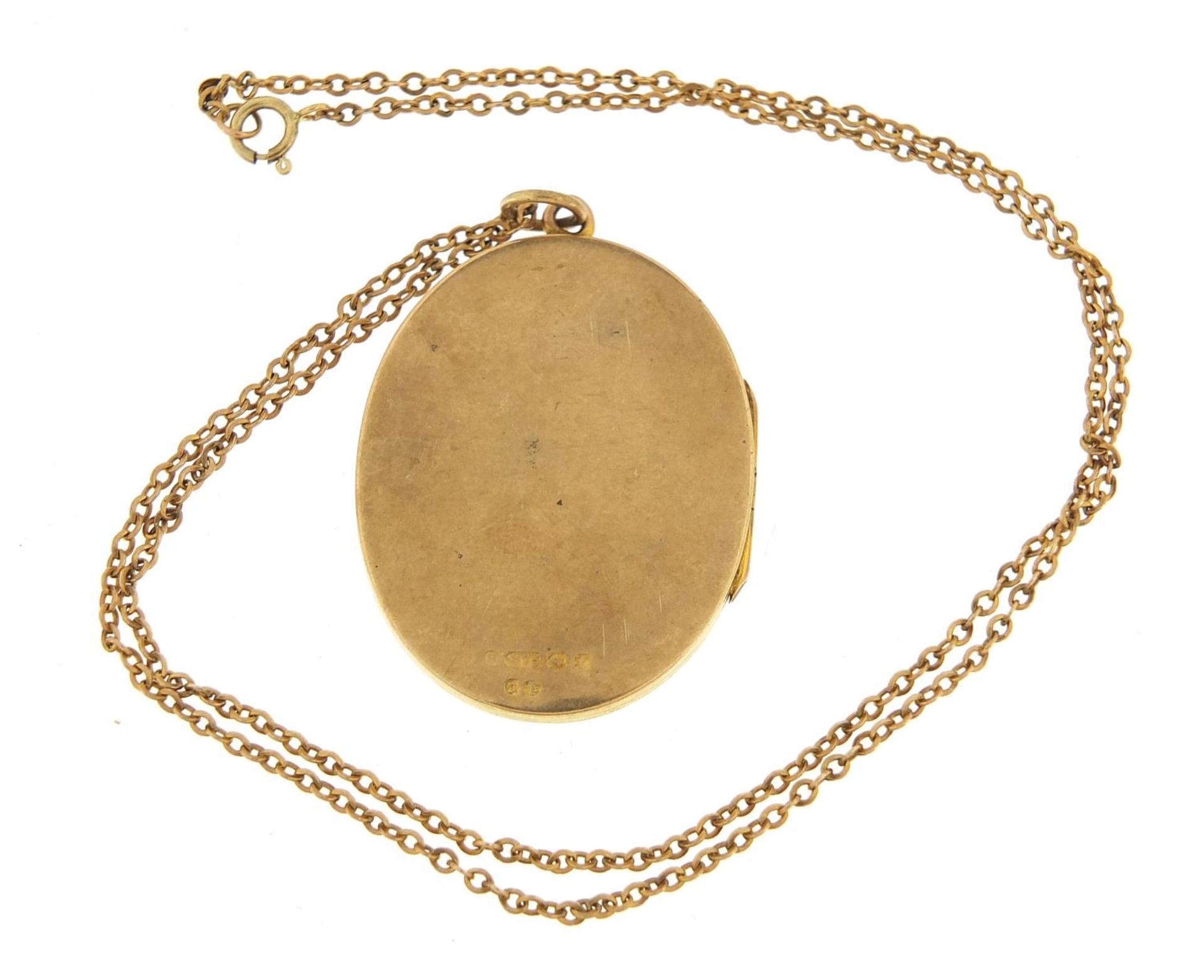 9ct gold oval locket on a 9ct necklace, 3.3cm high and 42cm in length, 8.4g - this lot is sold - Image 5 of 6