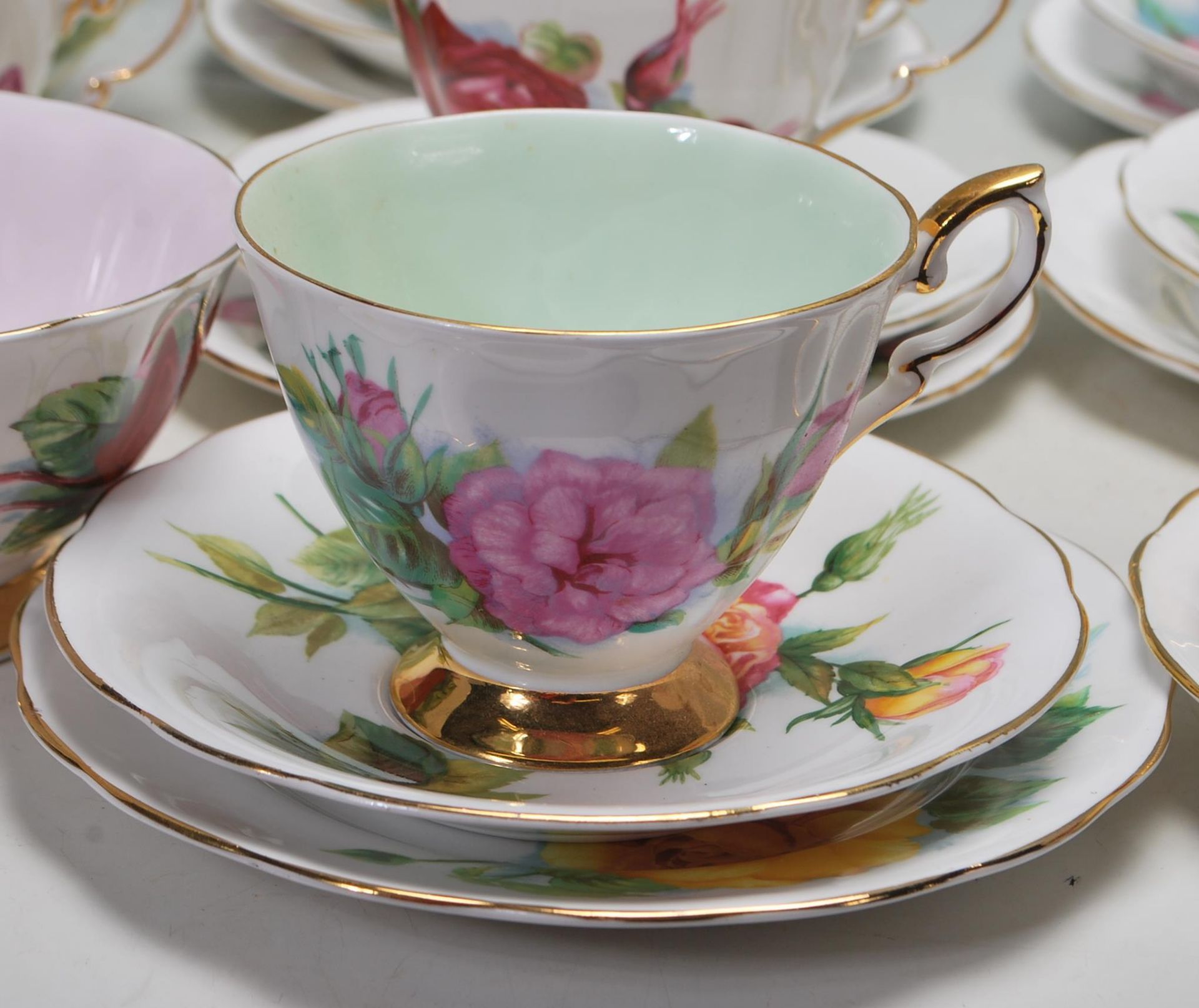 PARAGON - ROYAL STANDARD - WORLD FAMOUS ROSES TEA SET - Image 4 of 13