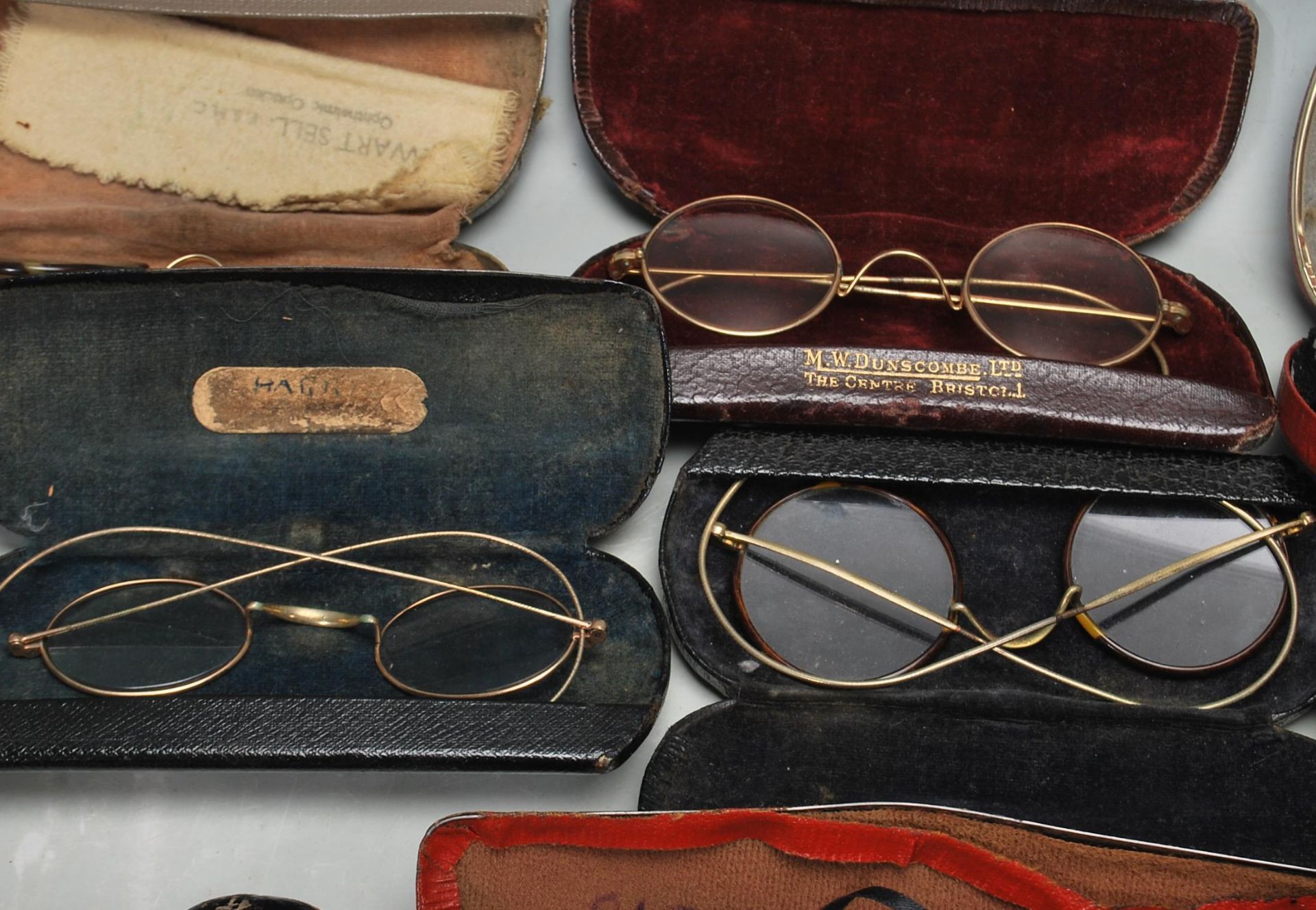 LARGE QUANTITY OF ANTIQUE AND VINTAGE SPECTACLES - Image 7 of 8