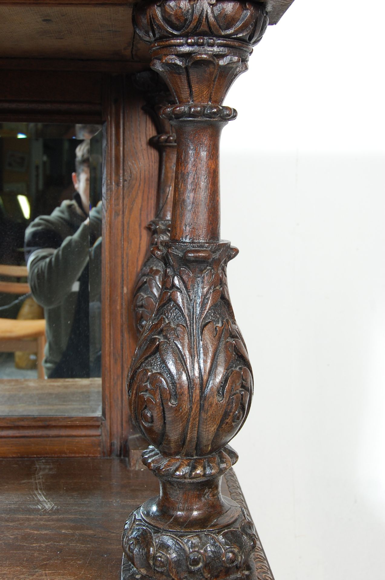 LATE VICTORIAN EARLY 20TH CENTURY MIRROR BACK OAK COURT CUPBOARD - Image 8 of 10