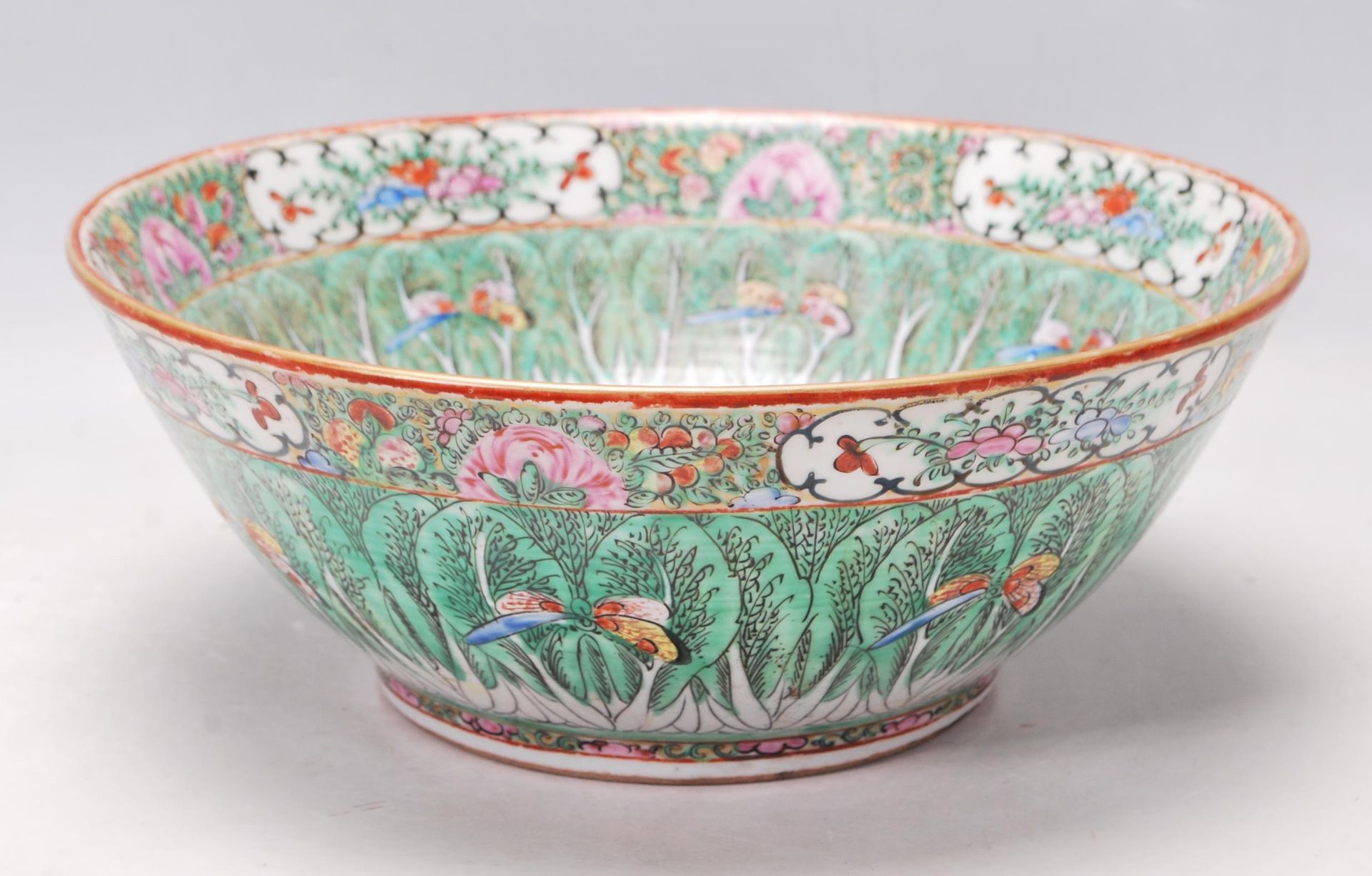 19TH CENTURY CHINESE ORIENTAL CENTRE PIECE BOWL