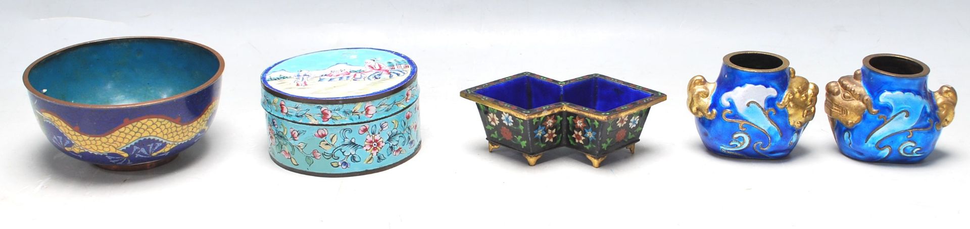 FIVE EARLY 20TH CENTURY CHINESE ENAMEL BOWLS