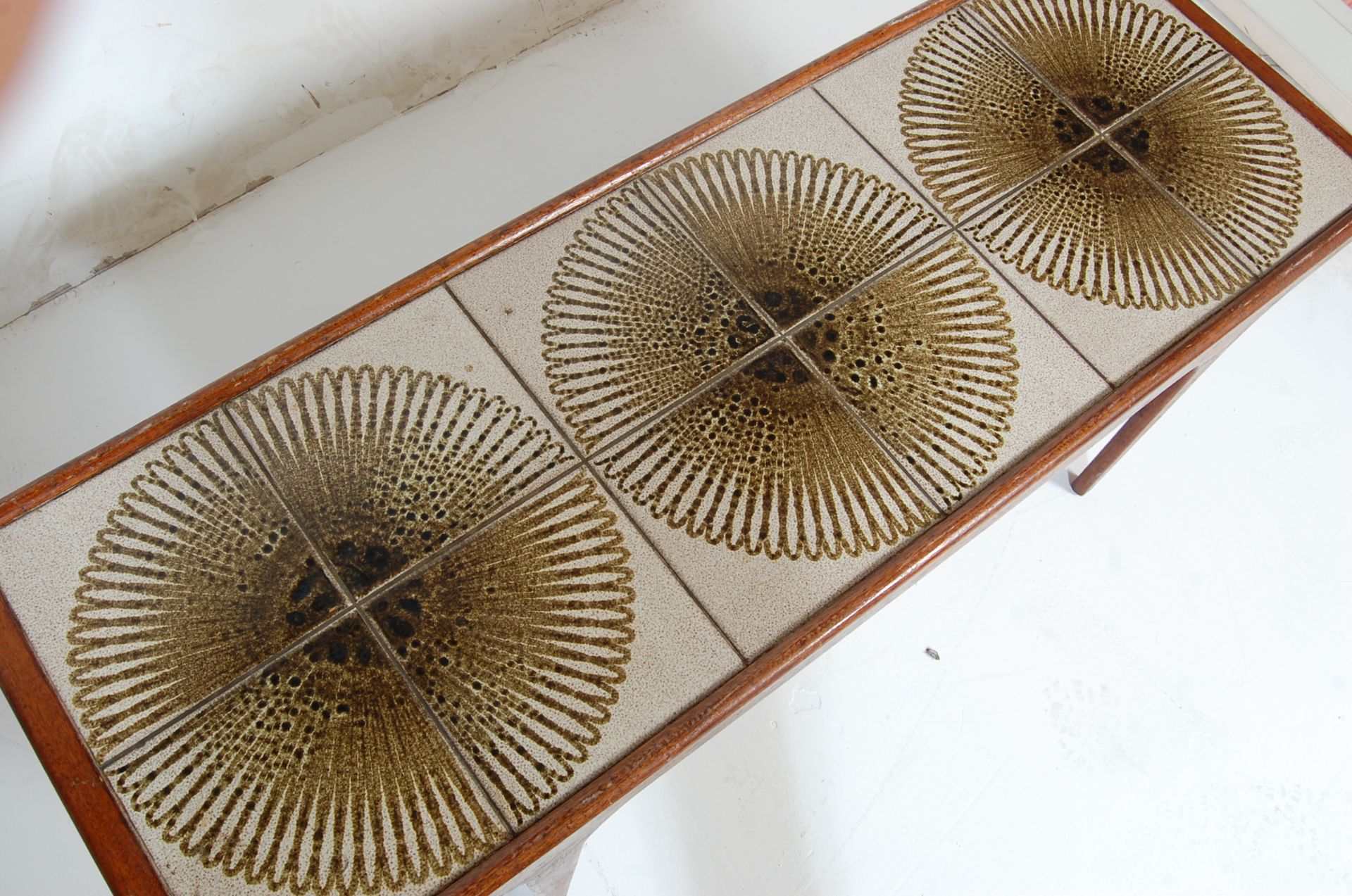 RETRO VINTAGE 1970S TILE TOP TABLE TOGETHER WITH A NEST OF TABLE - Image 2 of 7