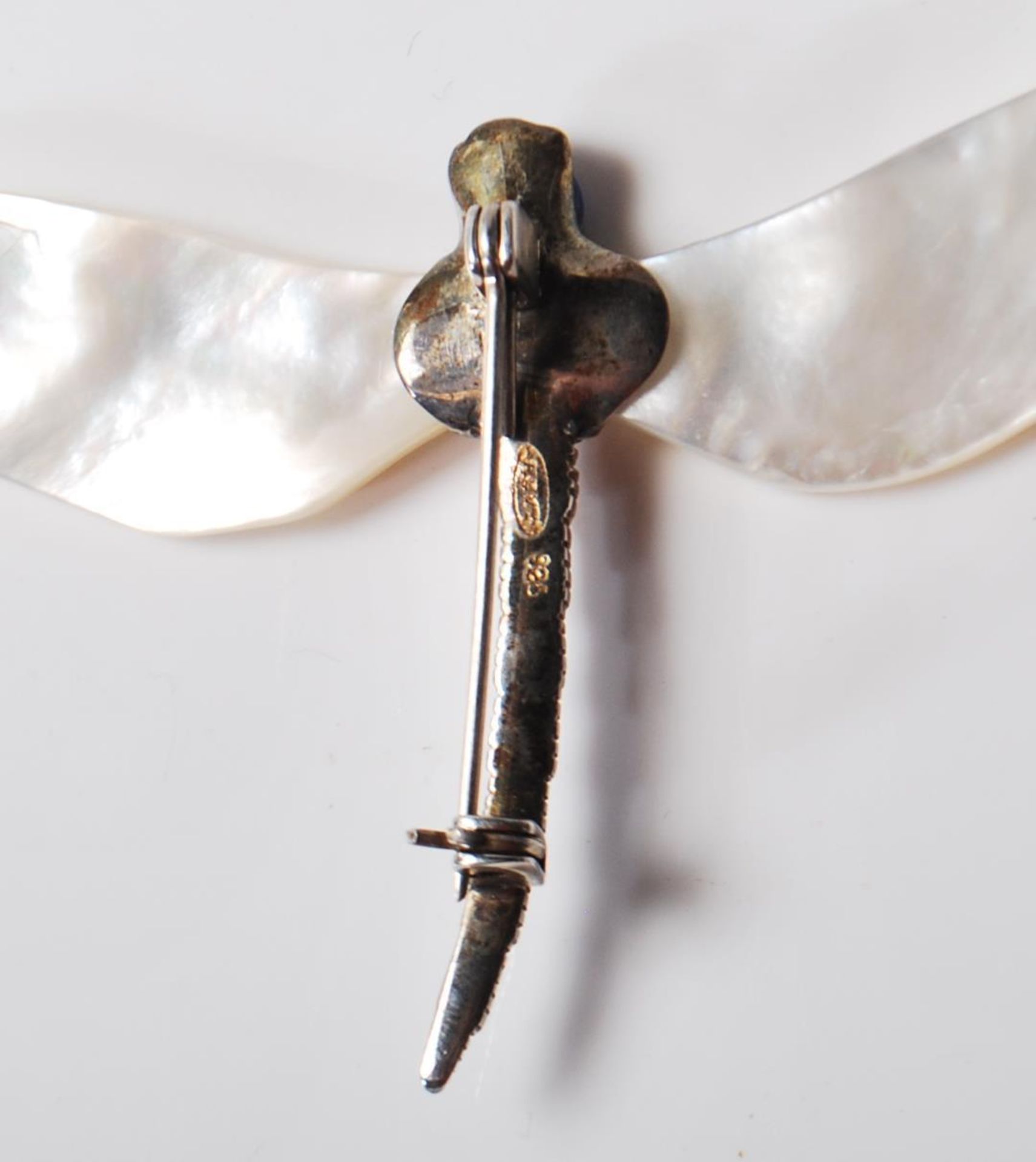 VINTAGE SILVER AND MOTHER OF PEARL DARGONFLY BROOCH - Image 5 of 6