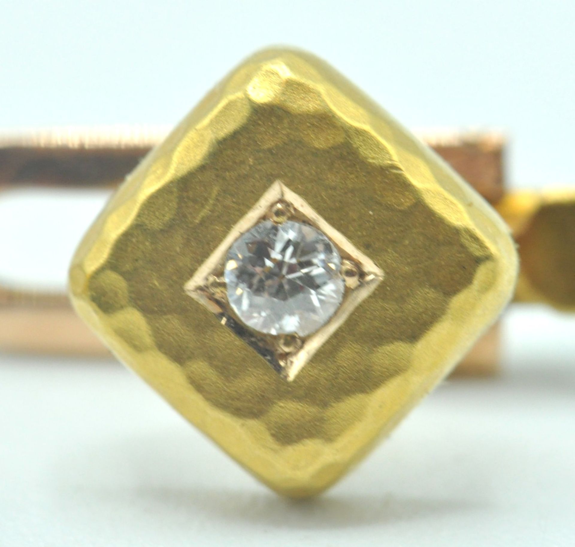 VINTAGE 14CT GOLD & DIAMOND HAMMERED DESIGN CUFFLINKS - Image 3 of 7