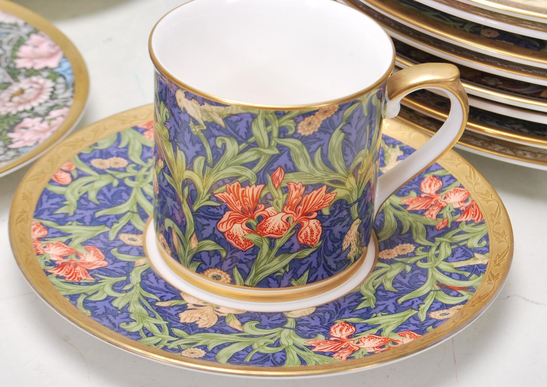 A SET OF SIX 20TH CENTURY WILLIAM MORRIS - VICTORIAN AND ALBERT TEA SERVICE - Image 5 of 11