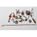 GROUP OF VINTAGE AND ANTIQUE JEWELLERY FINDINGS