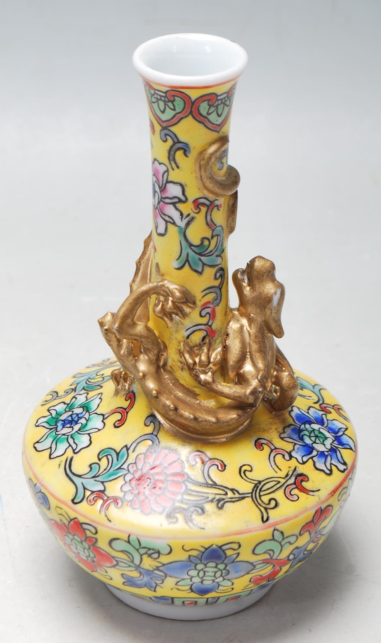 MID 20TH CENTURY CHINESE REPUBLIC FAMILLE JAUNE VASE - Image 2 of 6