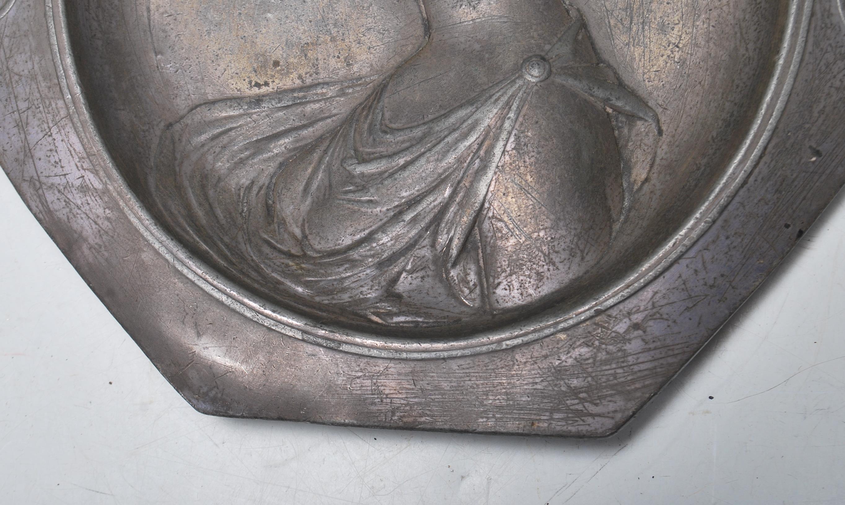 VICTORIAN PEWTER CLASSICAL PEWTER TRAY - Image 3 of 6