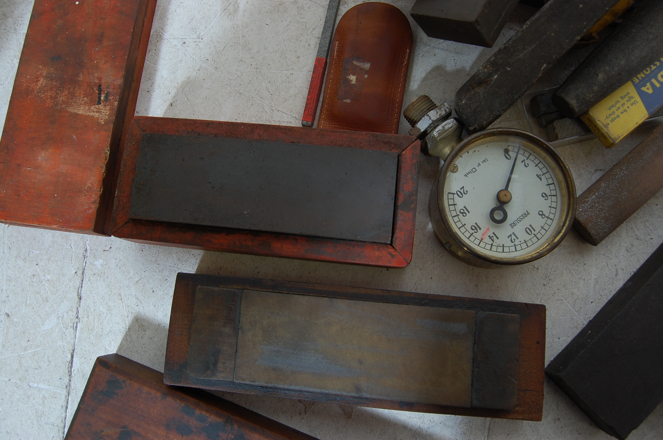 LARGE QUANTITY OF VINTAGE WOODWORKING TOOLS - Image 7 of 23