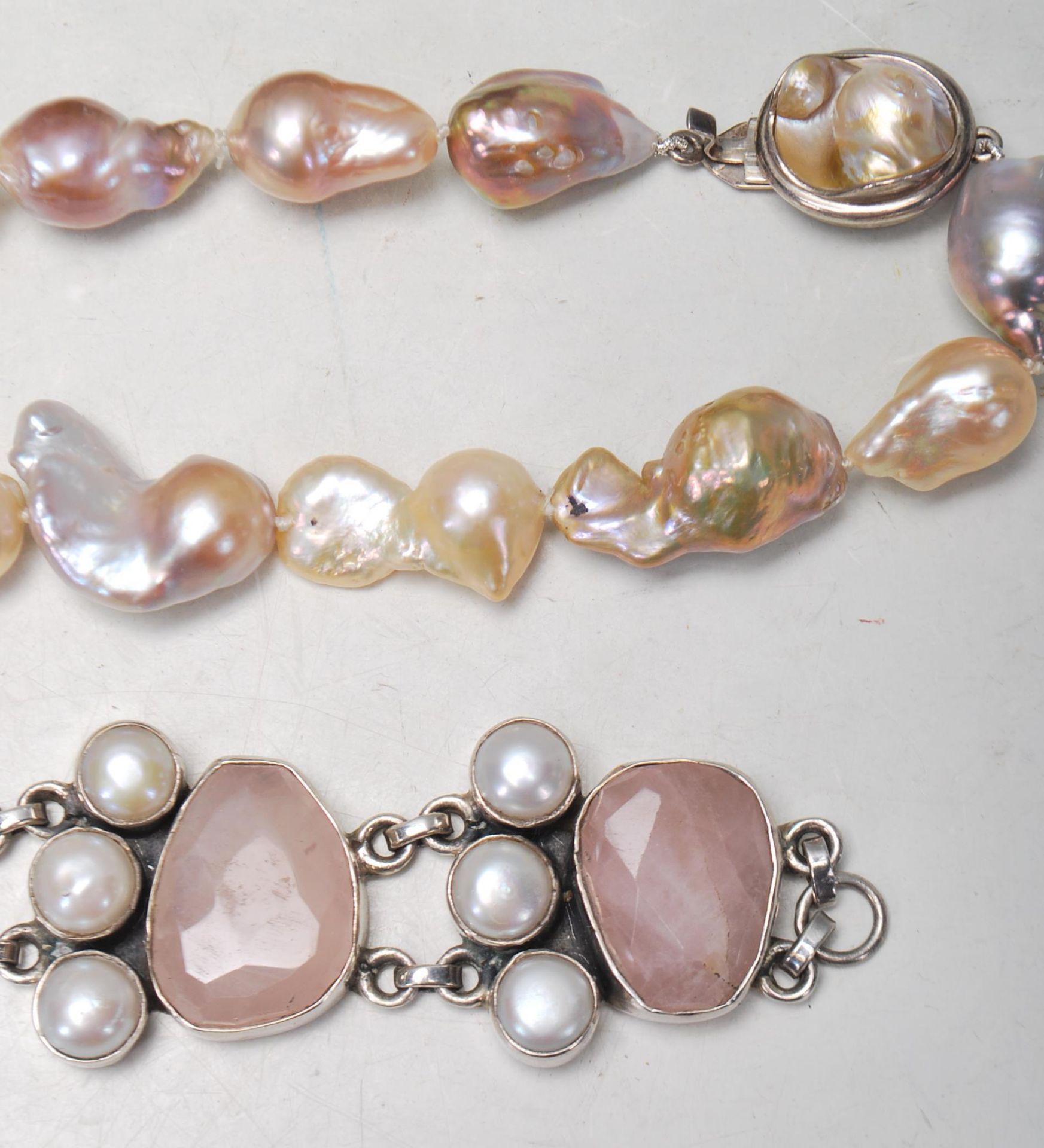 GROUP OF VINTAGE SILVER JEWELLERY INCLUDING PEARLS & QUARTZ - Image 2 of 6