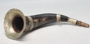 EARLY 20TH CENTURY VINTAGE DRINKING HORN