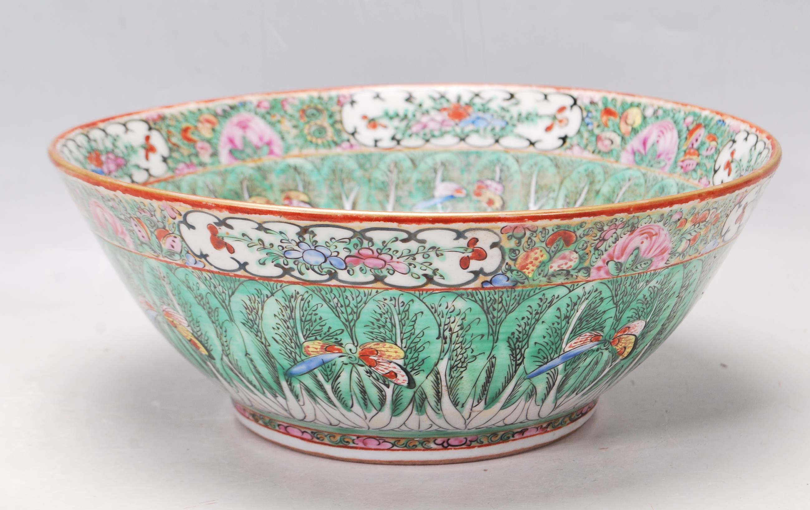 19TH CENTURY CHINESE ORIENTAL CENTRE PIECE BOWL - Image 4 of 11