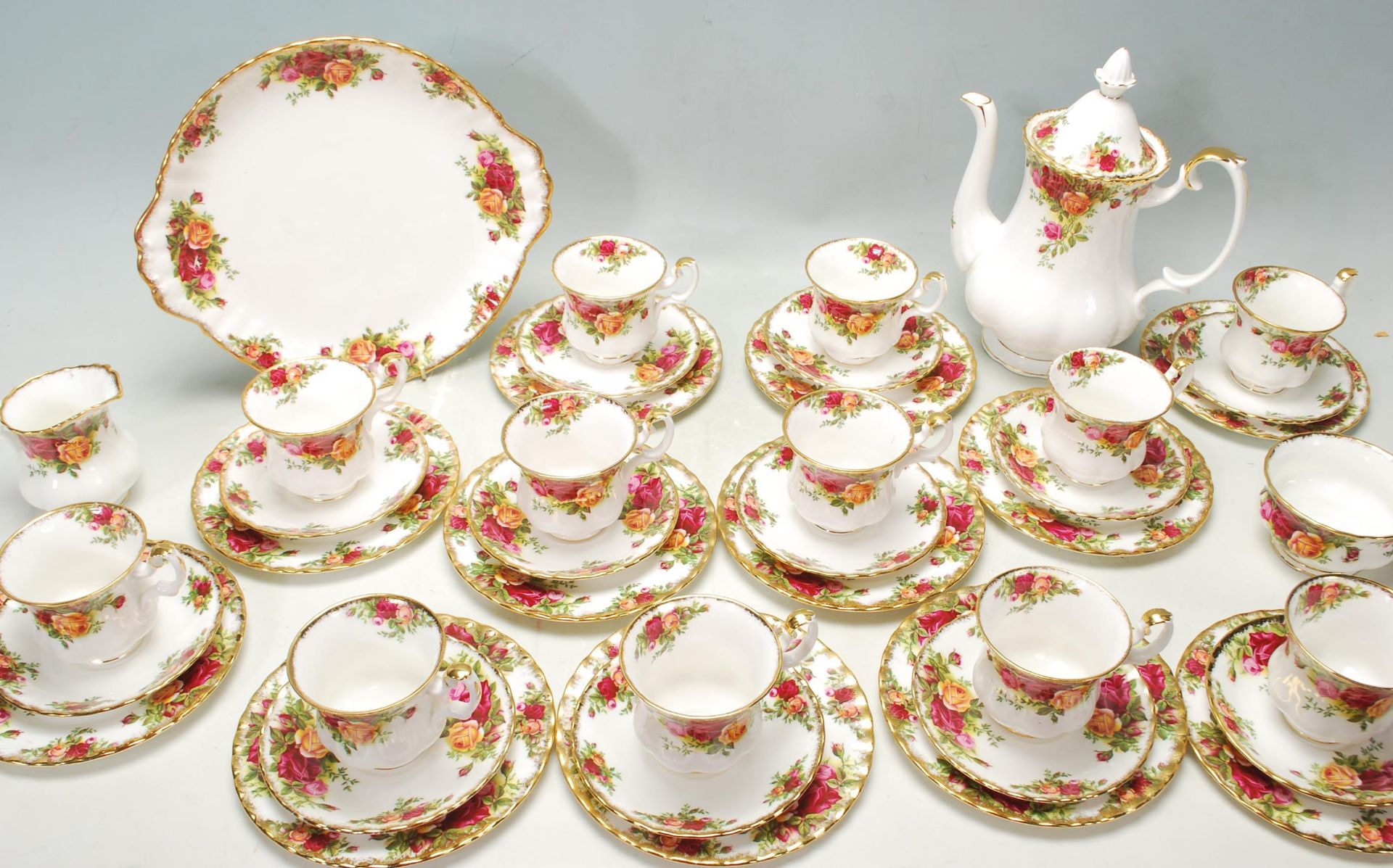 ROYAL ALBERT OLD COUNTRY ROSES COFFEE SET - TEA SERVICE