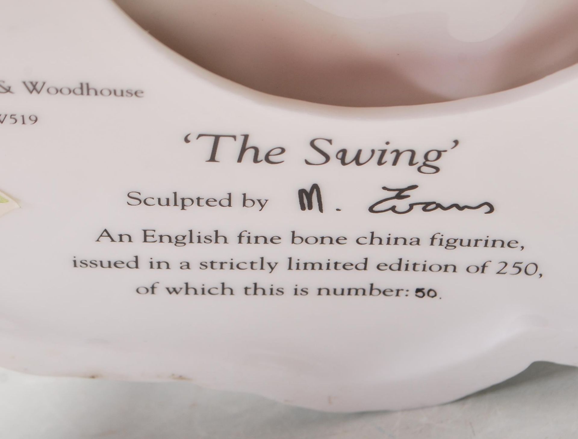 20TH CENTURY ROYAL WORCESTER LIMITED EDITION 50/250 CERAMIC FIGURINE - THE SWING - CW519 - Bild 6 aus 6