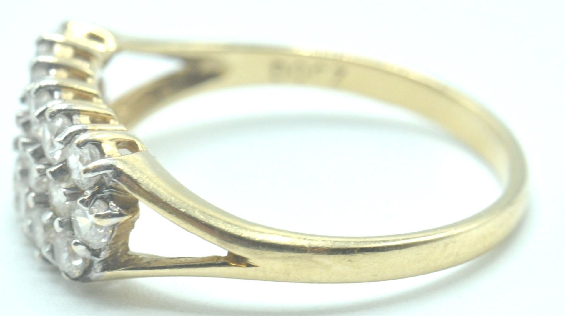 CONTEMPORARY 14CT GOLD AND CZ RING - Image 3 of 6
