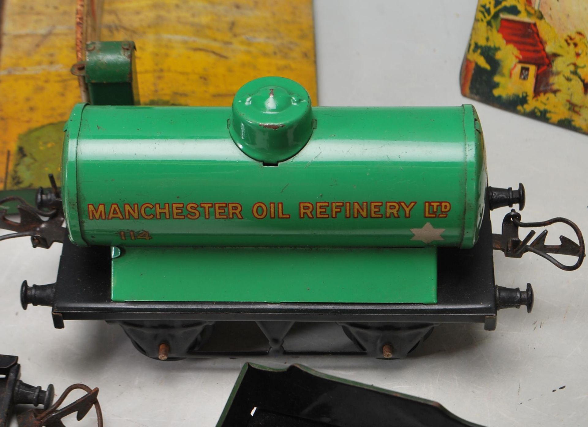 COLLECTION OF LATE 20TH CENTURY 0 GUAGE TINPLATE CLOCKWORK LOCOMOTIVE TRAINS - Image 4 of 6