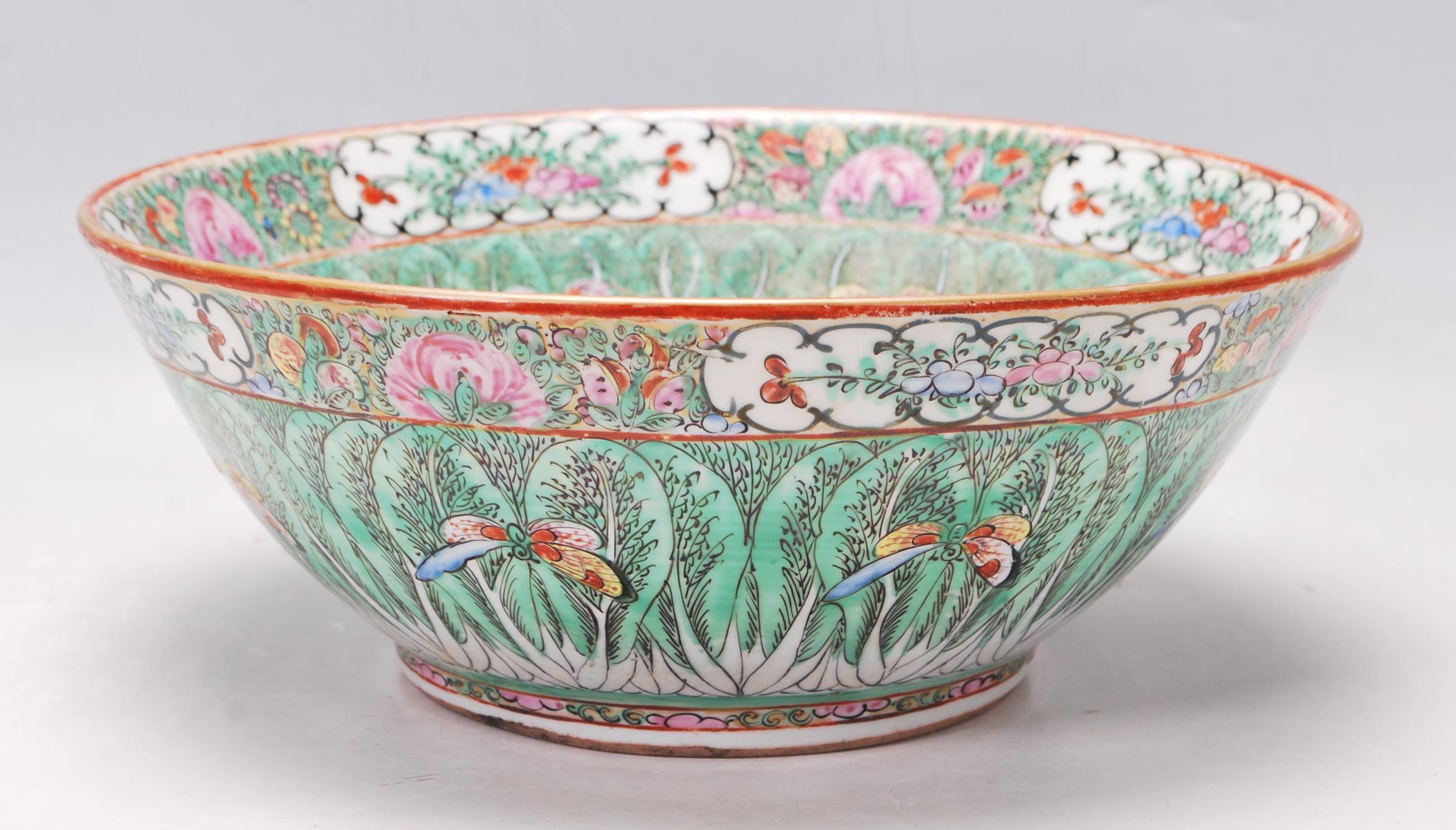 19TH CENTURY CHINESE ORIENTAL CENTRE PIECE BOWL - Image 2 of 11